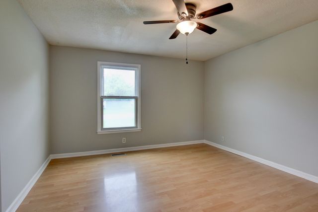 419 Spencer Ln, Clarksville, TN 37042