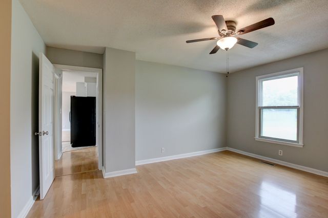 419 Spencer Ln, Clarksville, TN 37042