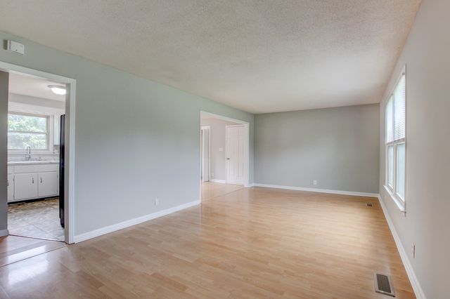 419 Spencer Ln, Clarksville, TN 37042