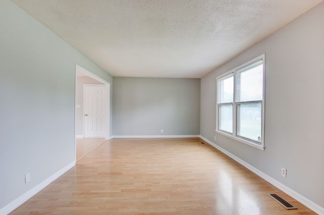 419 Spencer Ln, Clarksville, TN 37042
