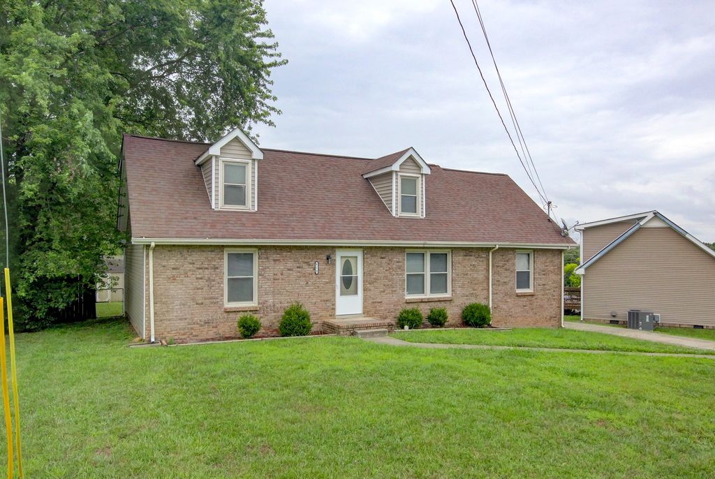 419 Spencer Ln, Clarksville, TN 37042