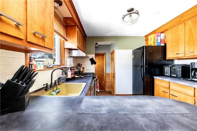 32 Lydia Road, Coventry, RI 02816