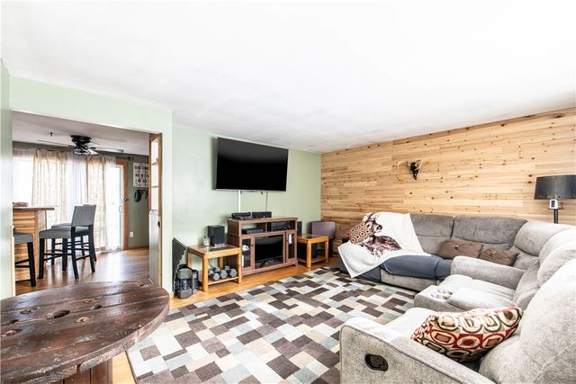 32 Lydia Road, Coventry, RI 02816