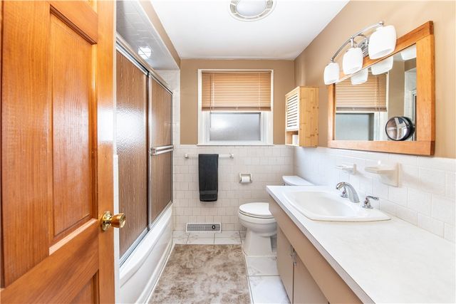 32 Lydia Road, Coventry, RI 02816