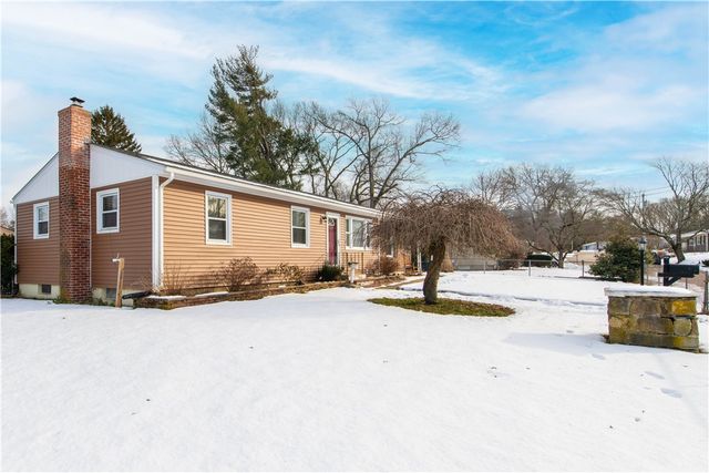 32 Lydia Road, Coventry, RI 02816