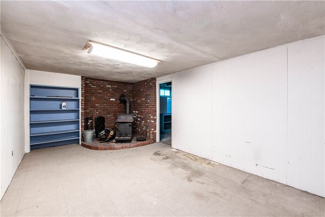 32 Lydia Road, Coventry, RI 02816