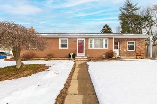 32 Lydia Road, Coventry, RI 02816
