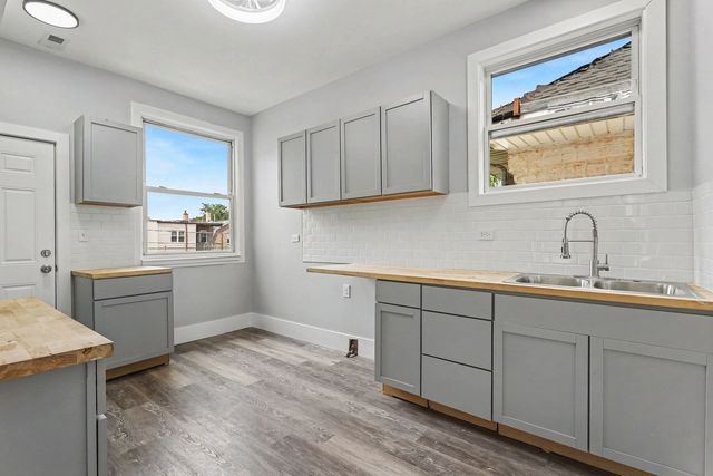 7824 S Morgan Street, Chicago, IL 60620