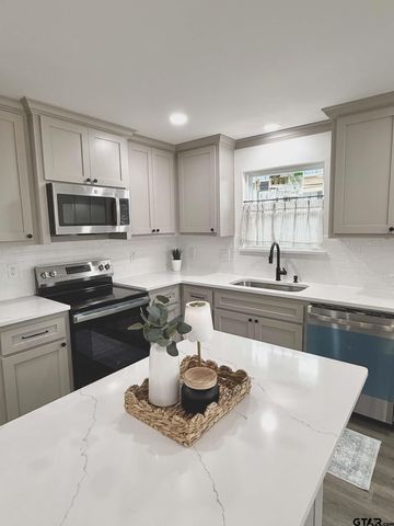 412 Garver ST, Pittsburg, TX 75686