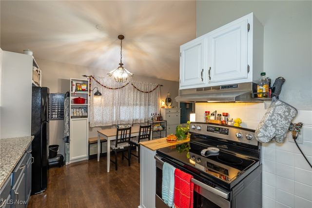 21896 River Oaks Drive, Rocky River, OH 44116