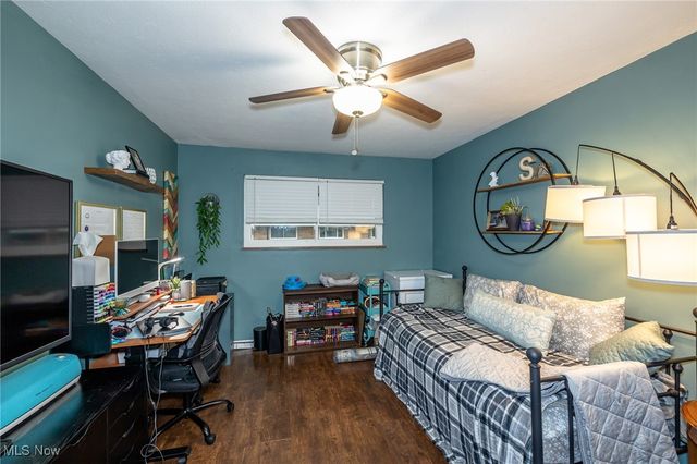 21896 River Oaks Drive, Rocky River, OH 44116