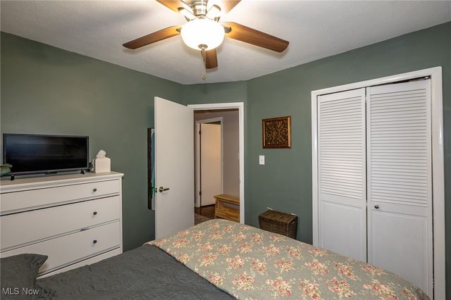 21896 River Oaks Drive, Rocky River, OH 44116