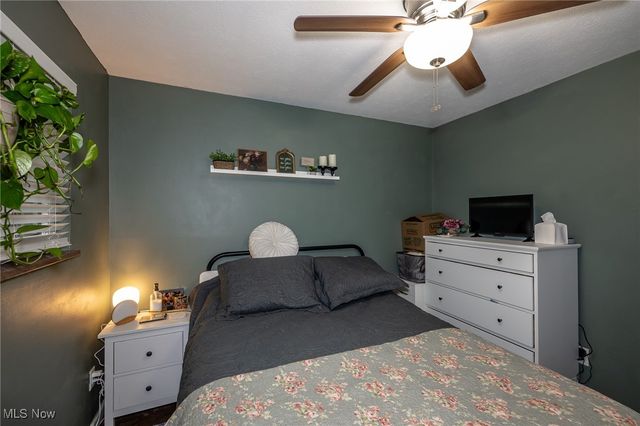 21896 River Oaks Drive, Rocky River, OH 44116