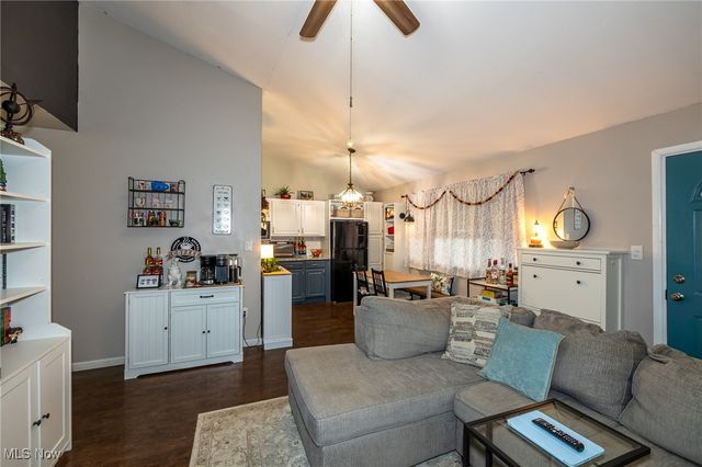 21896 River Oaks Drive, Rocky River, OH 44116