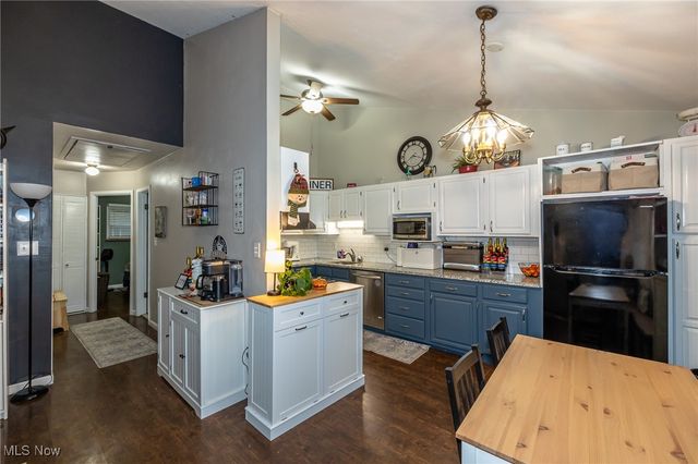 21896 River Oaks Drive, Rocky River, OH 44116