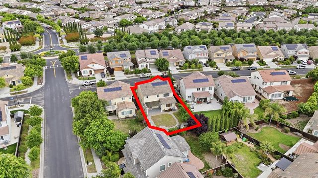 1084 Navigator Dr, Lathrop, CA 95330