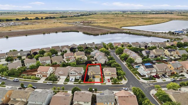 1084 Navigator Dr, Lathrop, CA 95330