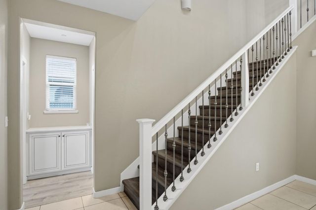 1084 Navigator Dr, Lathrop, CA 95330