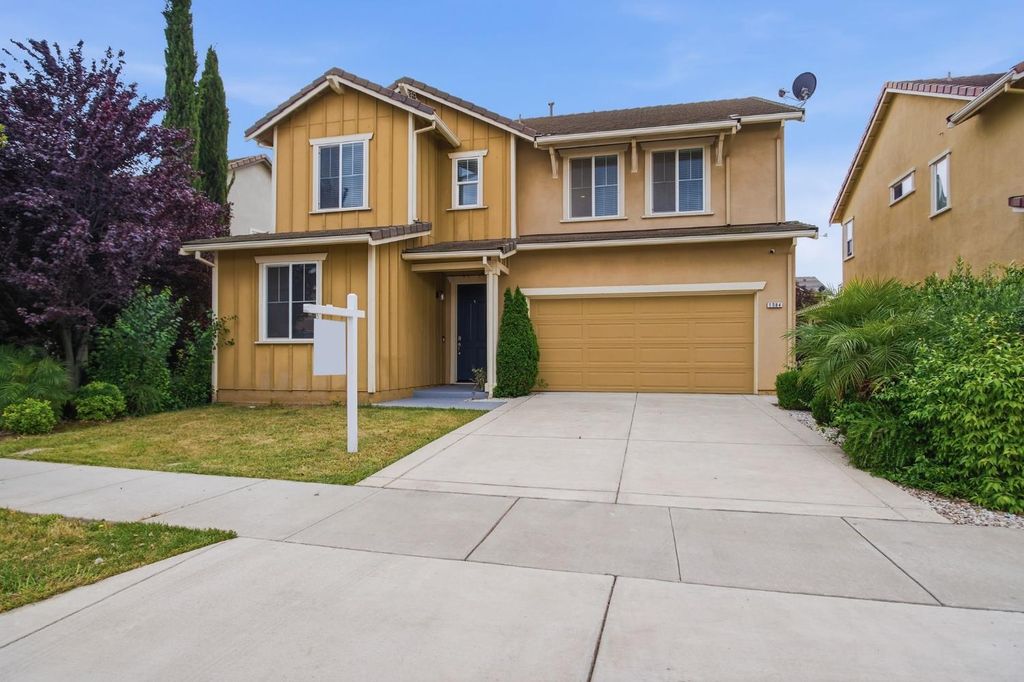 1084 Navigator Dr, Lathrop, CA 95330