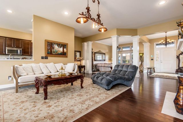 886 Ballater Drive, Delaware, OH 43015