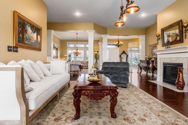 886 Ballater Drive, Delaware, OH 43015