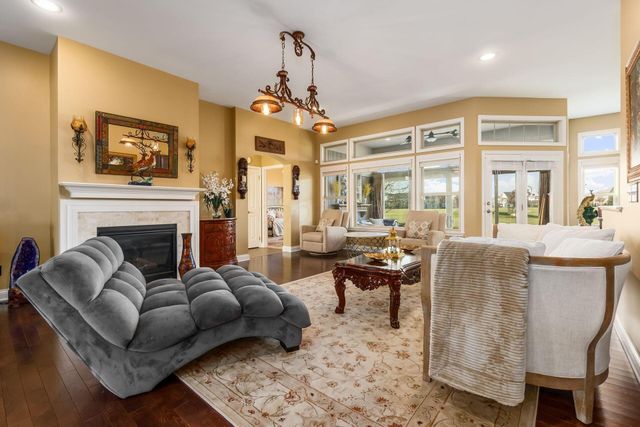 886 Ballater Drive, Delaware, OH 43015