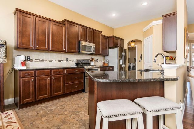 886 Ballater Drive, Delaware, OH 43015