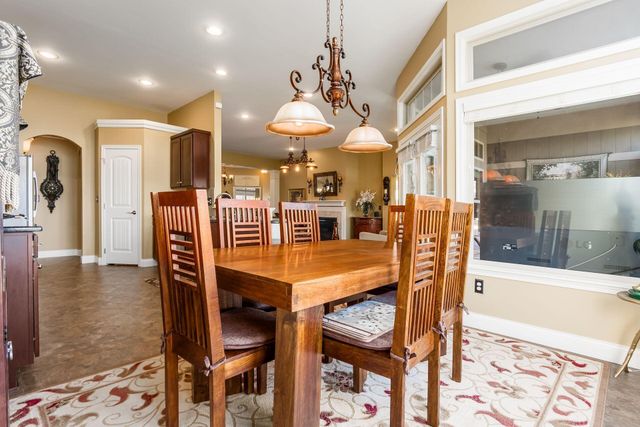 886 Ballater Drive, Delaware, OH 43015