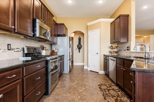 886 Ballater Drive, Delaware, OH 43015