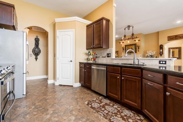 886 Ballater Drive, Delaware, OH 43015