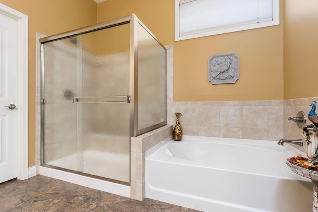 886 Ballater Drive, Delaware, OH 43015