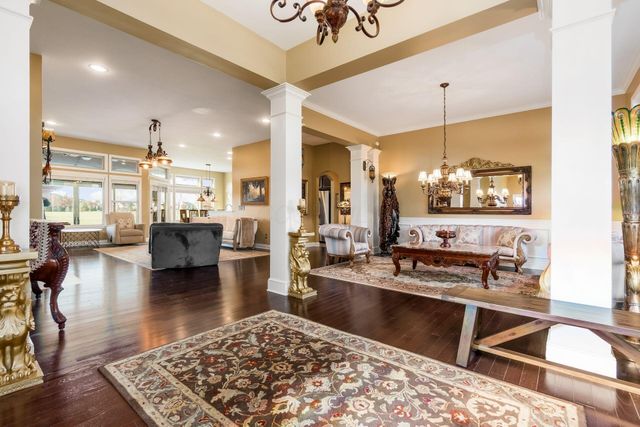 886 Ballater Drive, Delaware, OH 43015