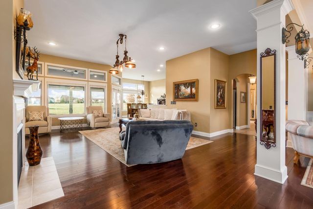 886 Ballater Drive, Delaware, OH 43015