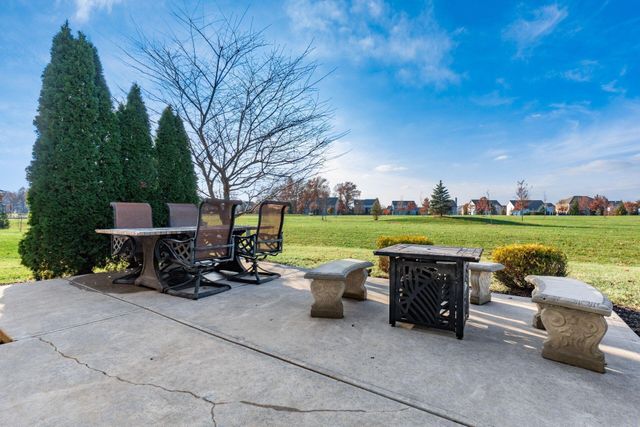 886 Ballater Drive, Delaware, OH 43015