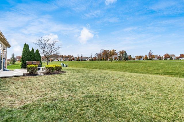 886 Ballater Drive, Delaware, OH 43015