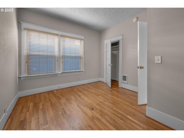 4743 N ALBINA Ave, Portland, OR 97217