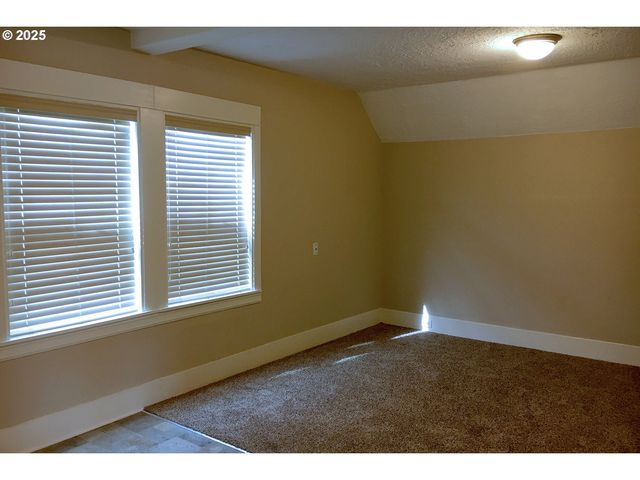 4743 N ALBINA Ave, Portland, OR 97217