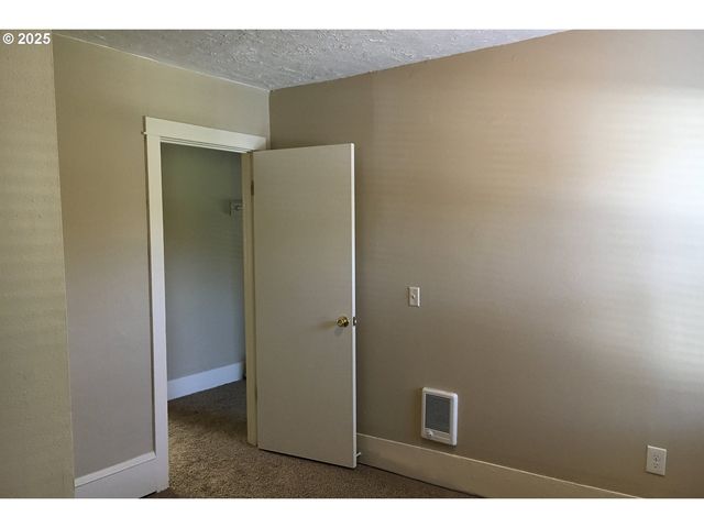 4743 N ALBINA Ave, Portland, OR 97217