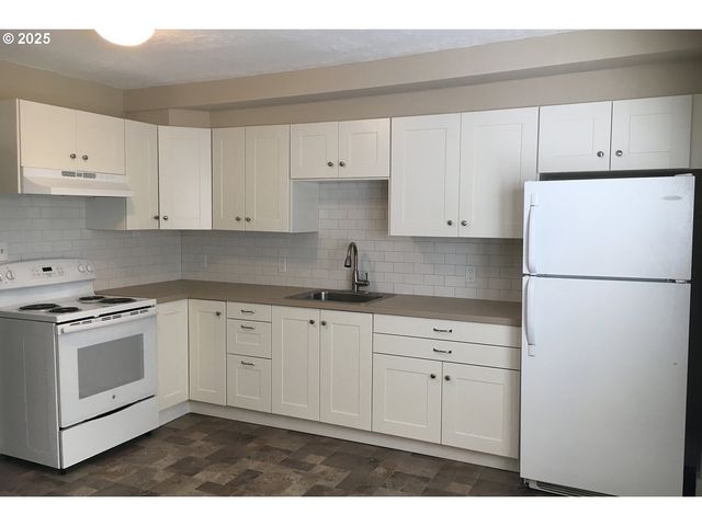 4743 N ALBINA Ave, Portland, OR 97217