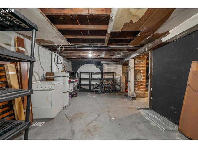 4743 N ALBINA Ave, Portland, OR 97217