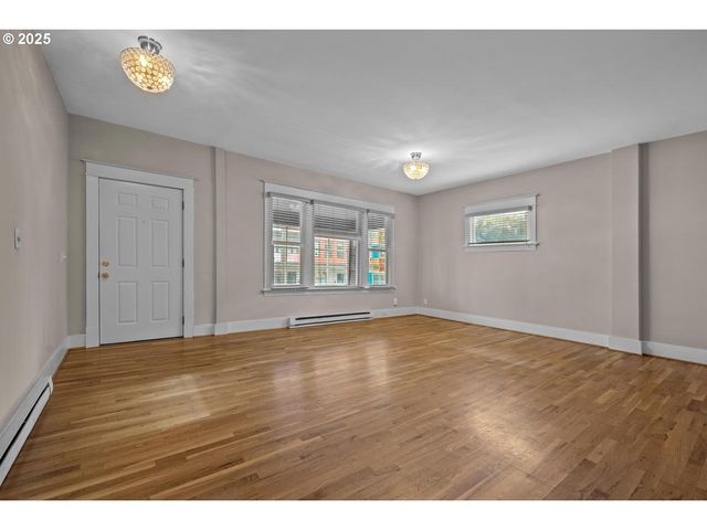 4743 N ALBINA Ave, Portland, OR 97217