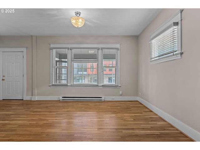 4743 N ALBINA Ave, Portland, OR 97217