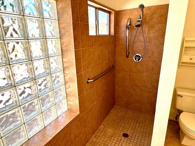 2914 E Woodland Drive, Phoenix, AZ 85048