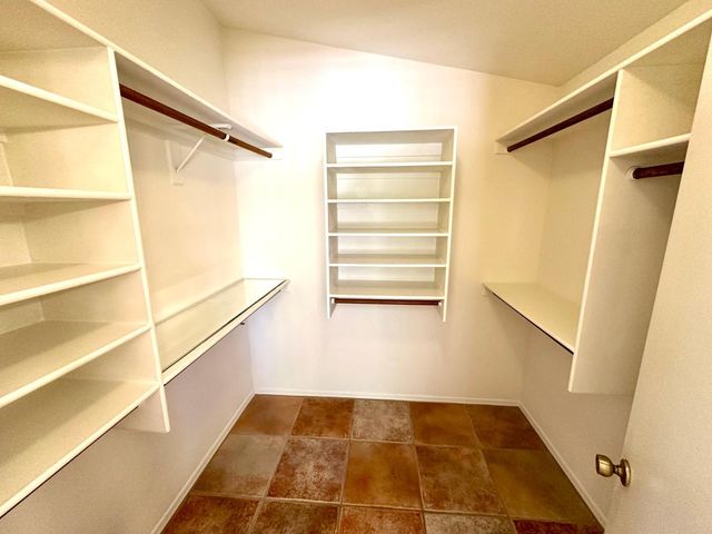 2914 E Woodland Drive, Phoenix, AZ 85048