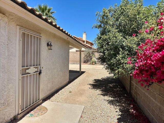 2914 E Woodland Drive, Phoenix, AZ 85048