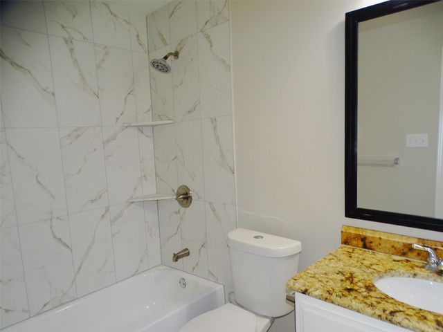 202 E Cober Drive, Grand Prairie, TX 75051