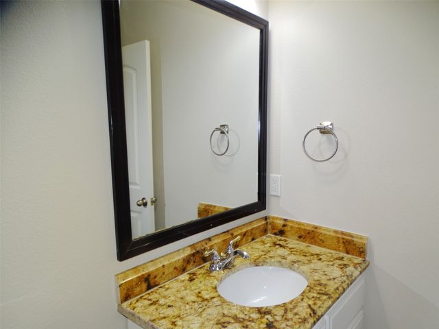 202 E Cober Drive, Grand Prairie, TX 75051