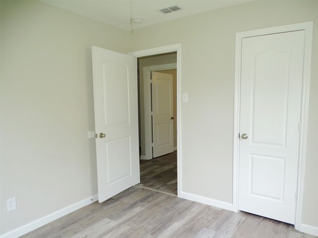 202 E Cober Drive, Grand Prairie, TX 75051