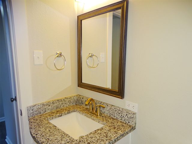 202 E Cober Drive, Grand Prairie, TX 75051