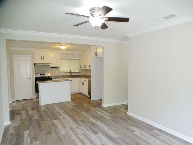 202 E Cober Drive, Grand Prairie, TX 75051